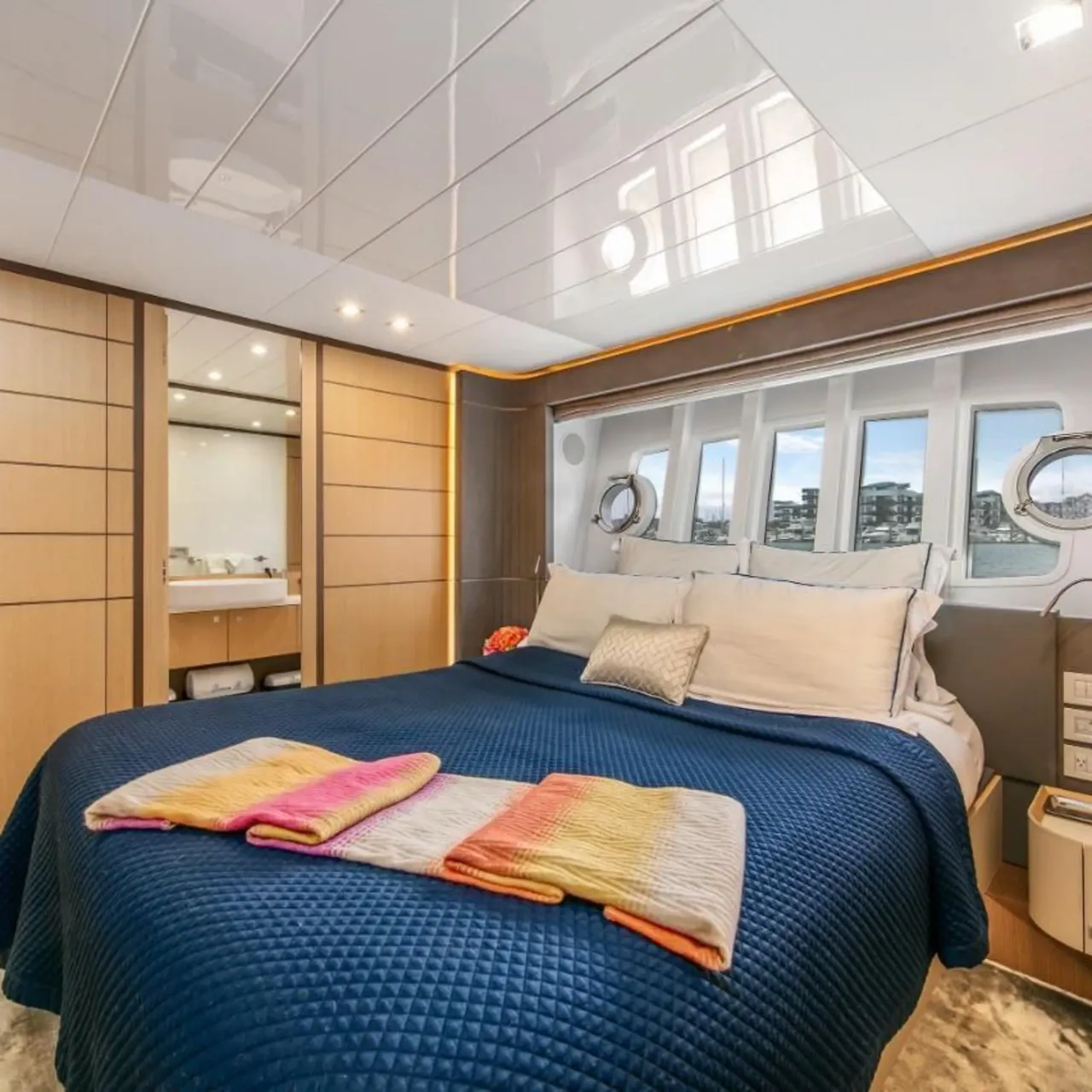 Ferretti image 6