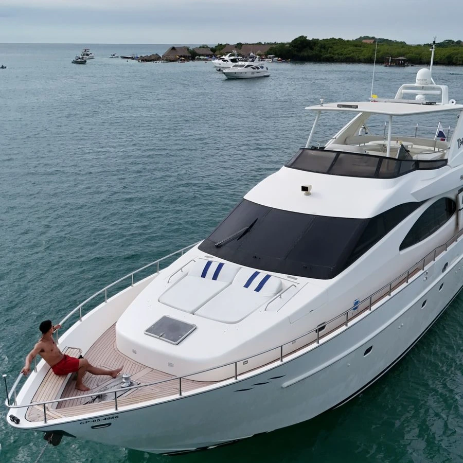 Star Land Private Yacht Experience by Millan Experiences