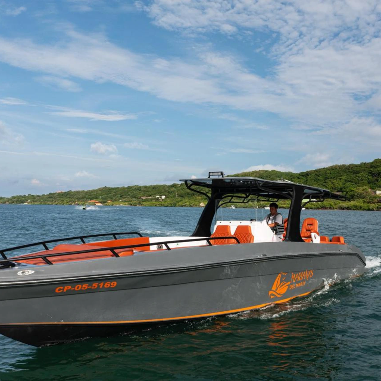 Marianas IV private speedboat experience in Cartagena by Millan Experiences