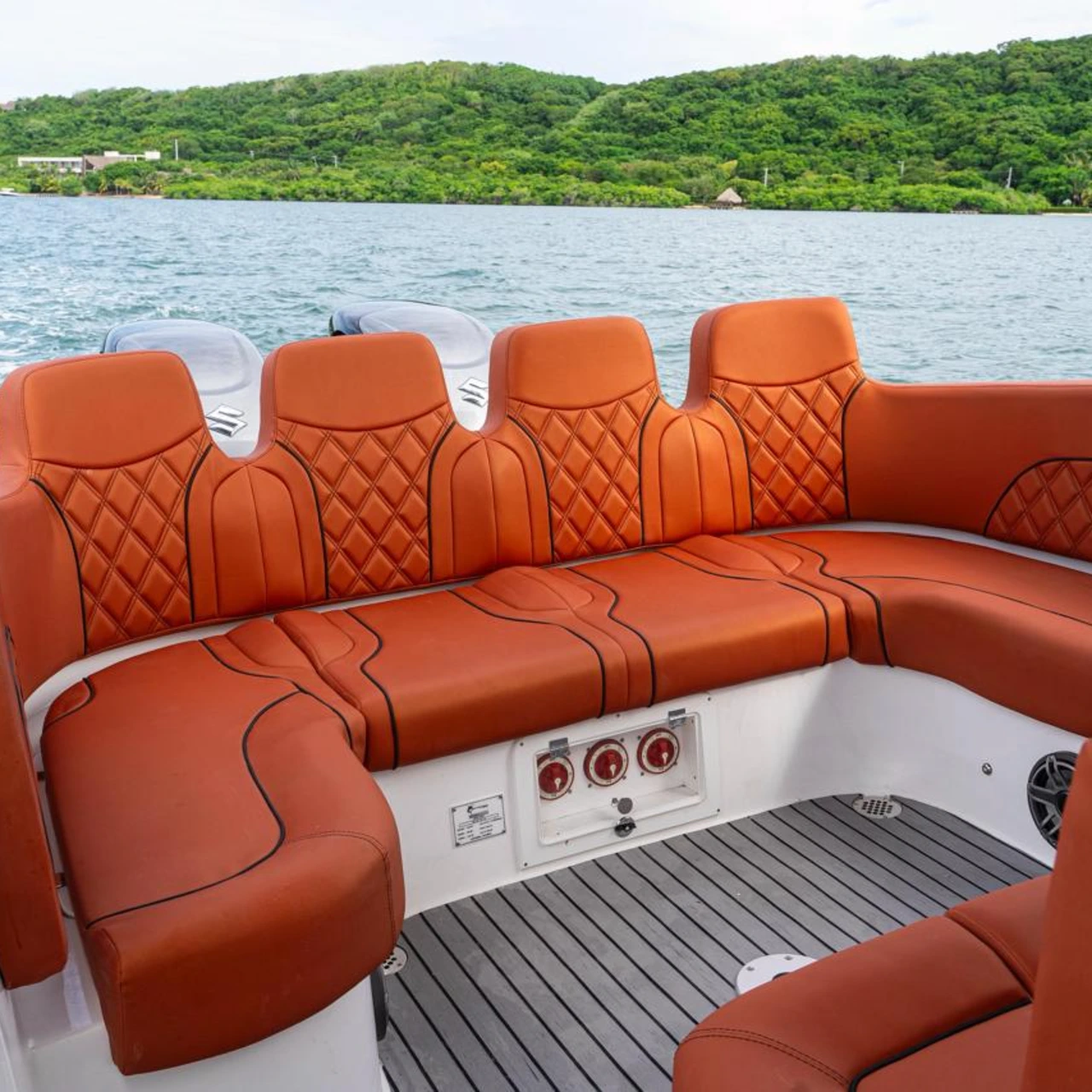 Marianas IV private speedboat experience in Cartagena by Millan Experiences
