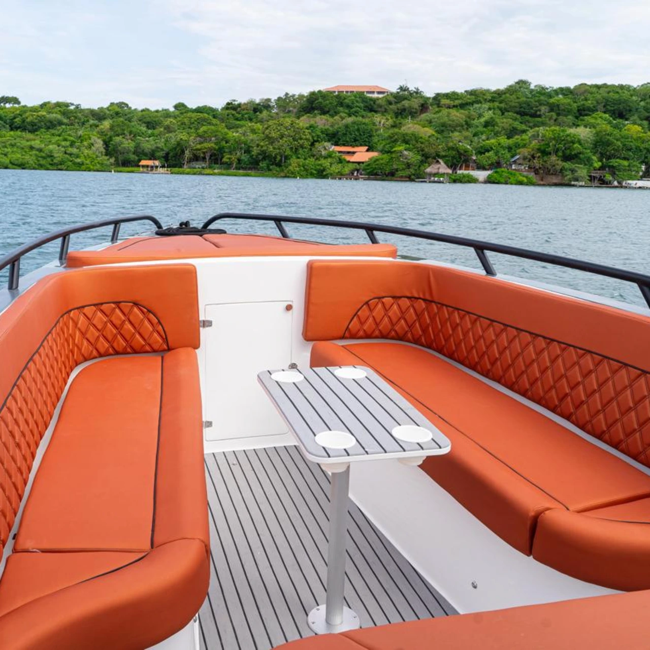 Marianas IV private speedboat experience in Cartagena by Millan Experiences